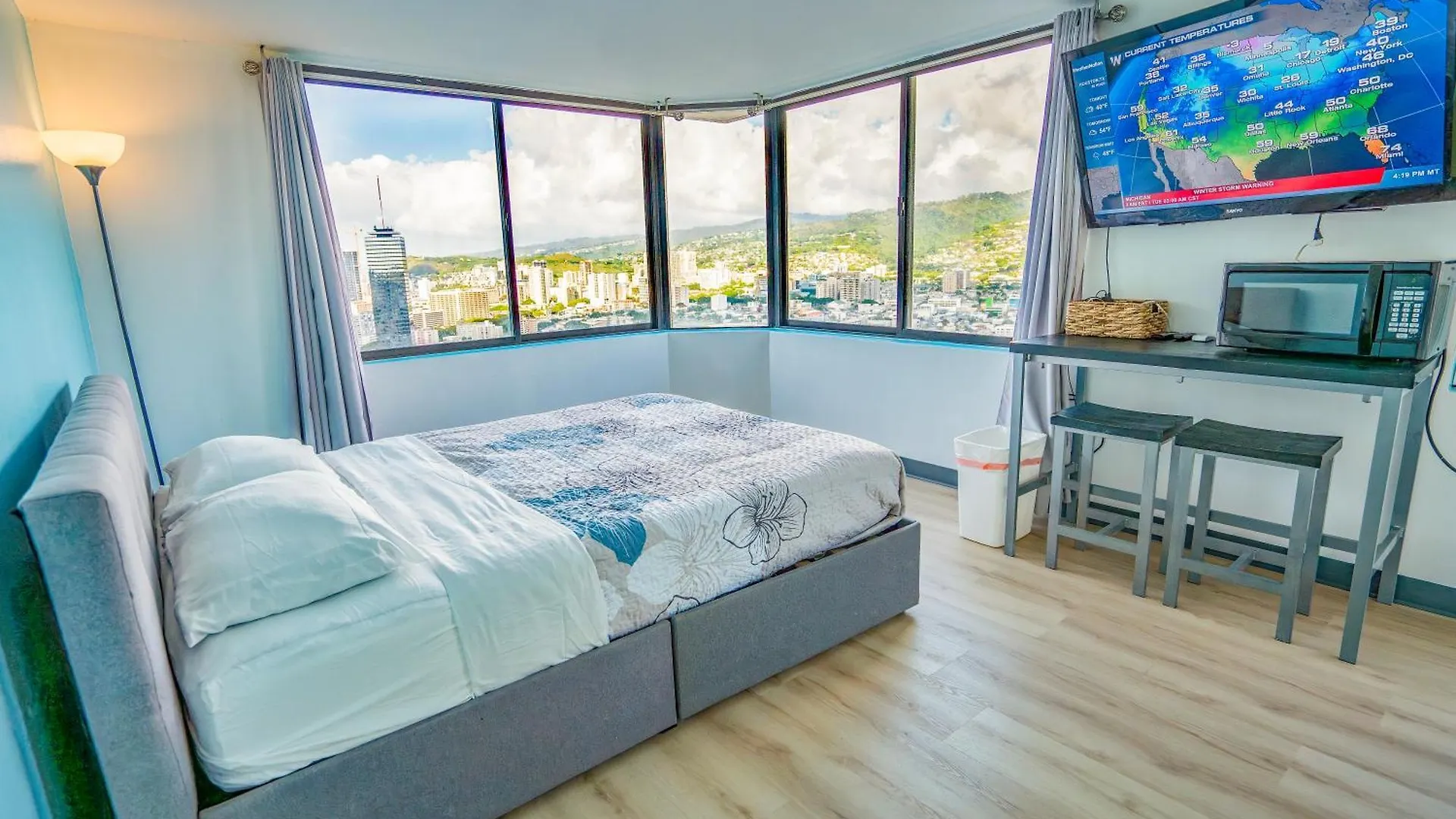Waikiki Monarch Hotel Studio Near Waikiki - Mountain And City View - Full Kitchen Honolulu